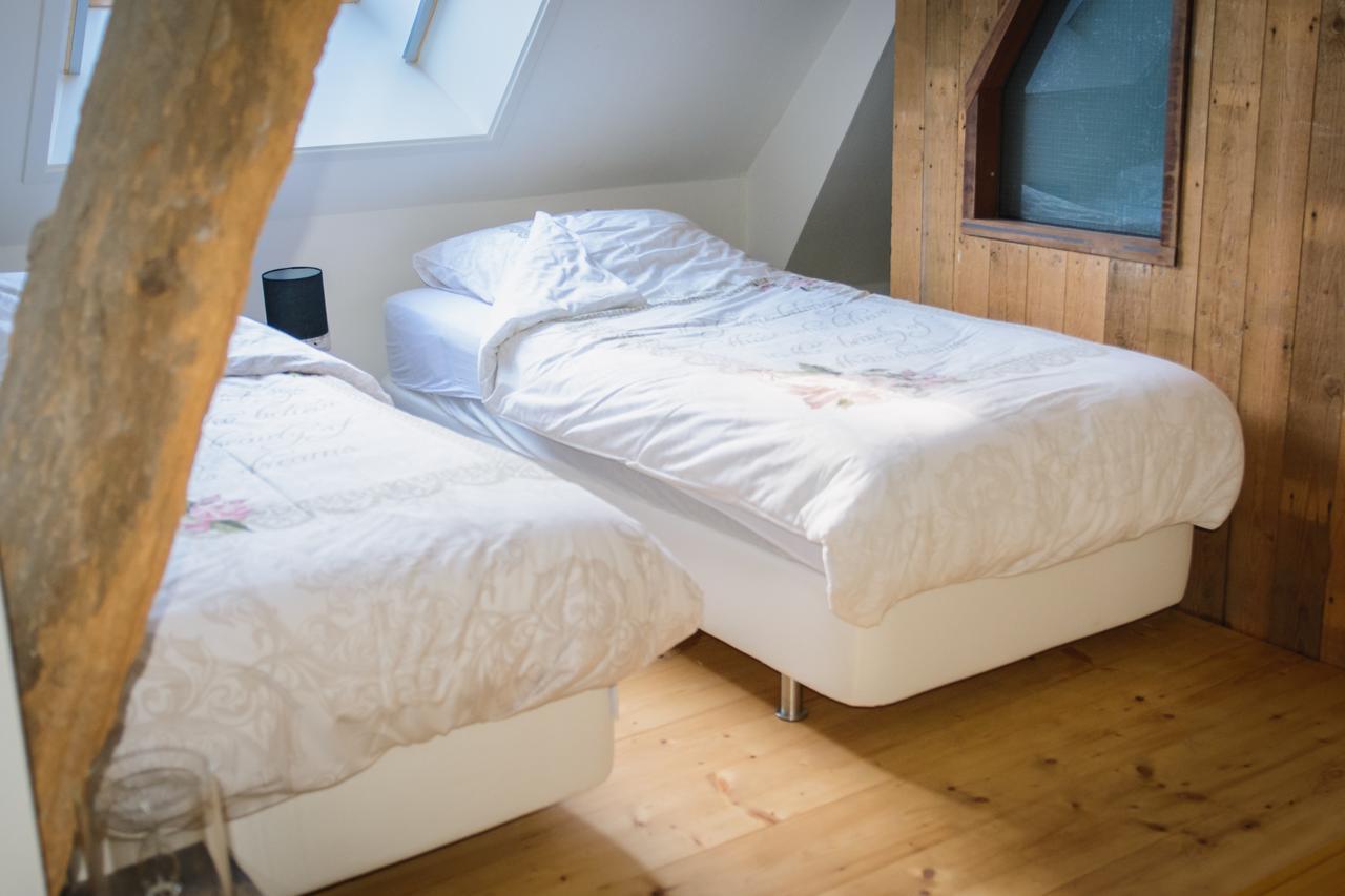 Unia Zathe Bed & Breakfast Ee Екстериор снимка